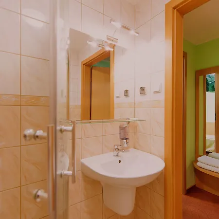 Antonio - Klimatyzowane Pokoje, Centrum Slupska, Spokojny 3*