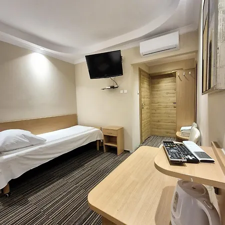 Antonio - Spokojny Hotel, Centrum Slupska 3*