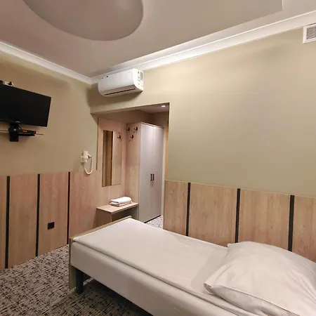 Antonio - Klimatyzowane Pokoje, Centrum Slupska, Spokojny 3*