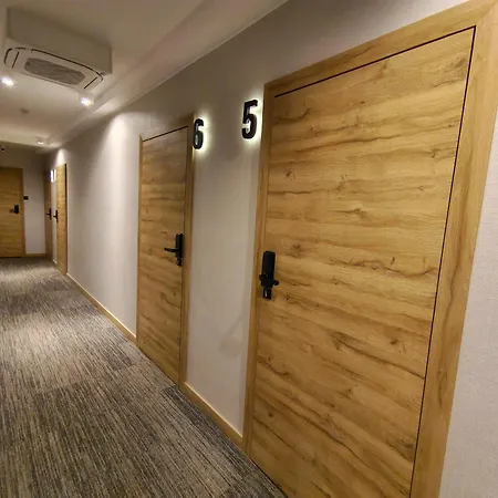 Antonio - Klimatyzowane Pokoje, Centrum Slupska, Spokojny 3* Słupsk