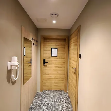 Pensión Antonio - Klimatyzowane Pokoje, Centrum Slupska, Spokojny 3*