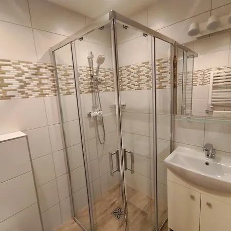 Antonio - Klimatyzowane Pokoje, Centrum Slupska, Spokojny Gasthof 3*